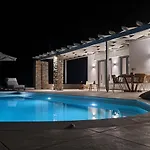 Villa Isalos With Private Pool, Sleeps 4 Naxos City