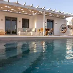 Isalos With Private Pool, Sleeps 4
