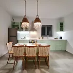 Isalos With Private Pool, Sleeps 4