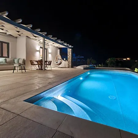 Villa Isalos With Private Pool, Sleeps 4 Naxos City