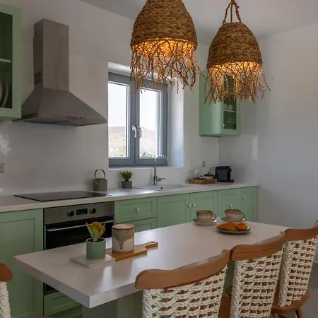 Isalos With Private Pool, Sleeps 4 Villa *