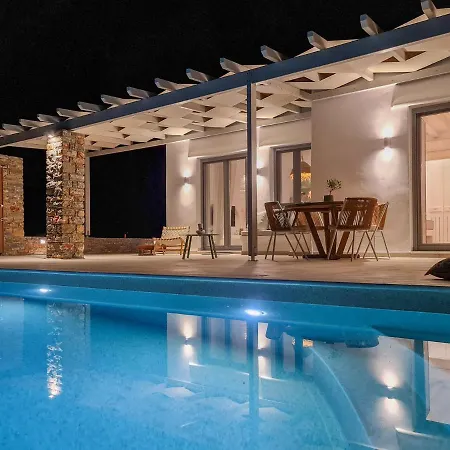 Isalos With Private Pool, Sleeps 4 * Naxos City