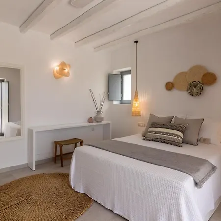 Villa Isalos With Private Pool, Sleeps 4
