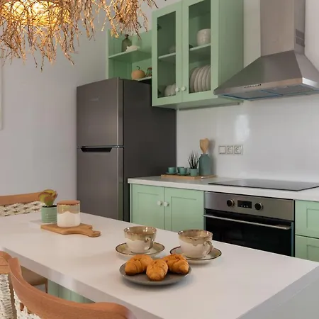 Isalos With Private Pool, Sleeps 4 * Naxos City