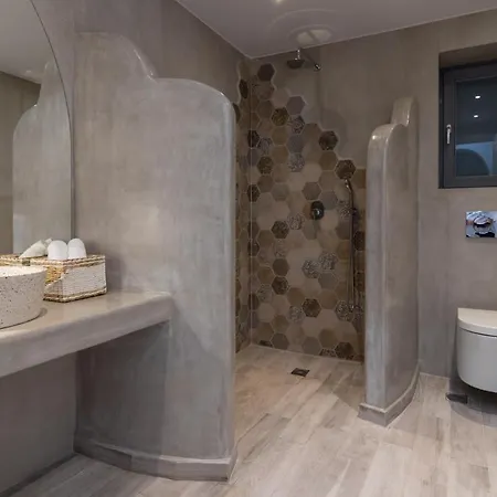 Isalos With Private Pool, Sleeps 4