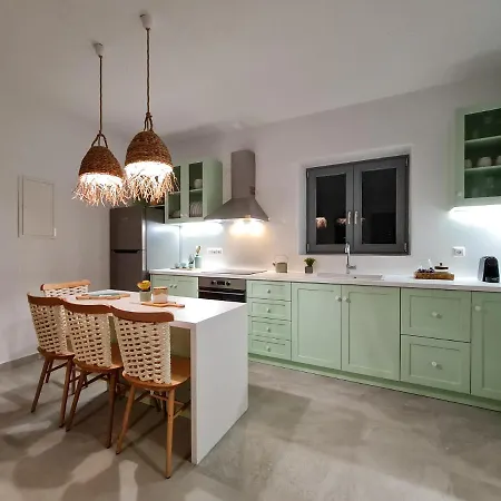 Villa Isalos With Private Pool, Sleeps 4 Naxos City