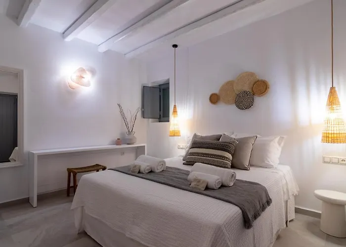 Villa Isalos With Private Pool, Sleeps 4 *